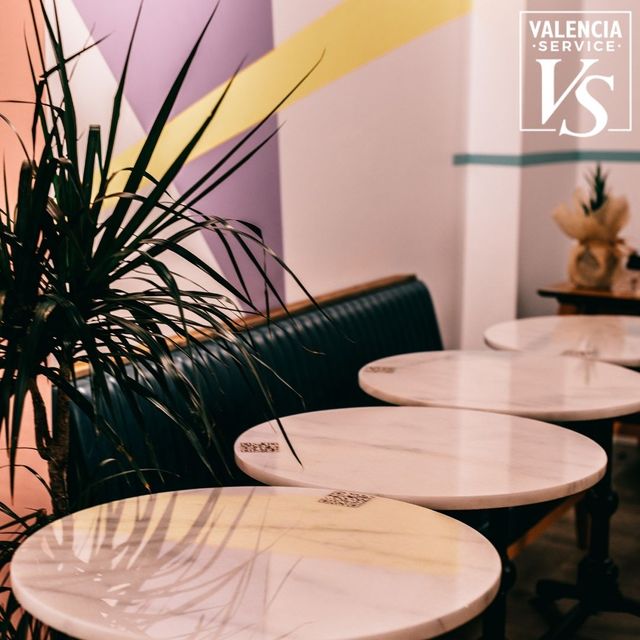 0807 - RESTAURANTE BISTRÓ CAFETERÍA EN ZONA REGNE