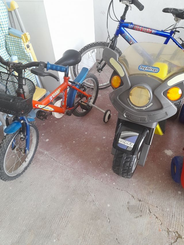 Biciclette varie per bambino