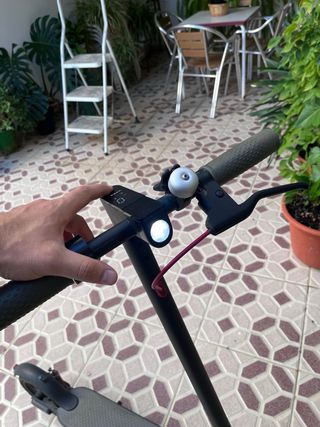 Patinete Xiaomi M365 CON cargador y 2 neumáticos