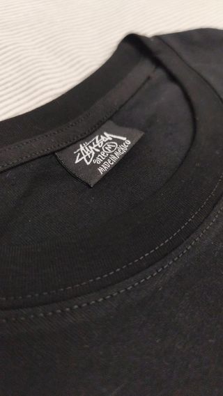 Camiseta Stüssy negra
