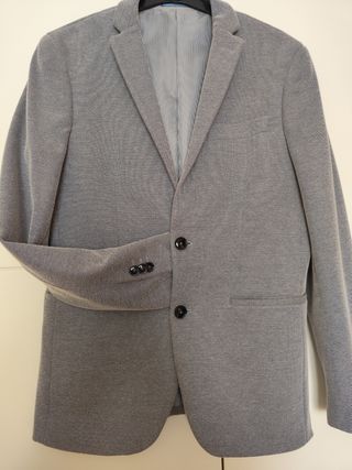 Chaqueta gris hombre