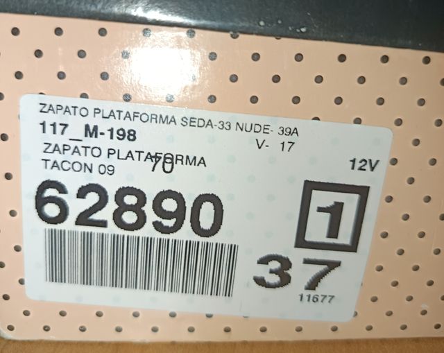 Conjunto de zapatos y bolso color Nude