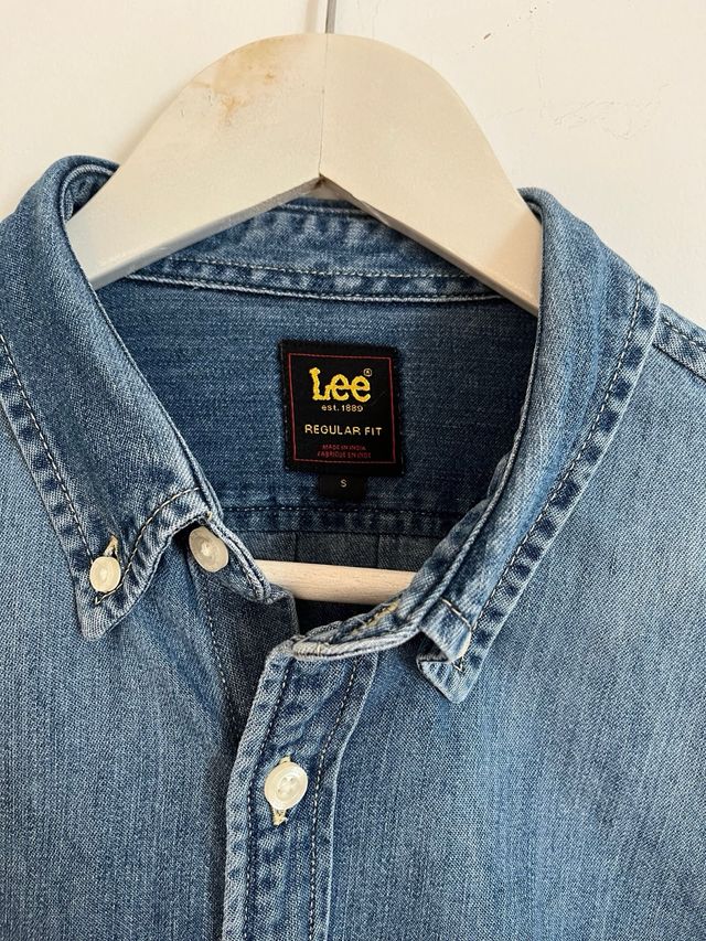 Camisa vaquera marca Lee talla S.