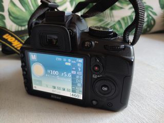 Nikon D3100 con objetivo 18-55mm y accesorios 