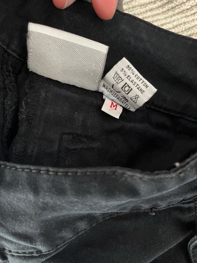 Vaqueros negros con encaje