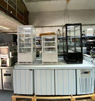 VITRINAS PASTELERÍA SOBRE MESA NUEVAS