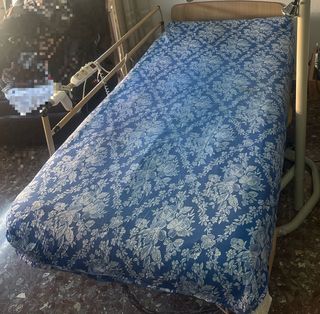 Se vende cama ortopédica con colchón