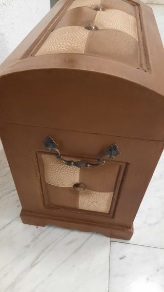 Baúl madera y piel