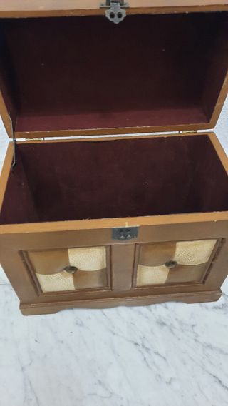 Baúl madera y piel