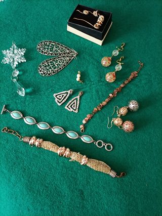 Bisuterú: Pendientes & Pulsera