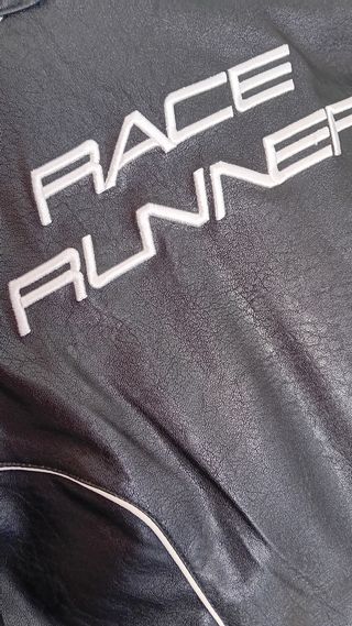 Cazadora cuero sintética blanca y negra