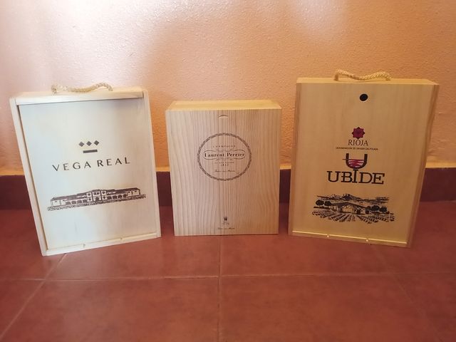 3 Cajas de Madera: Vega real, Laurent P. y Ubide