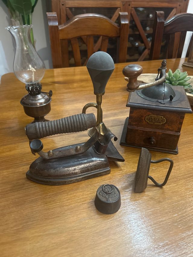 Cafetera, Plancha Antigua ELMA, bascual, candil...