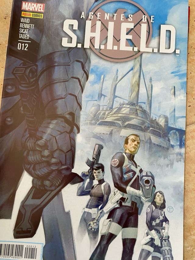 Agentes de SHIELD. Mark Waid. Librerías: 26 euros