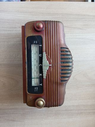 Radio antigua Tuckey AM/FM