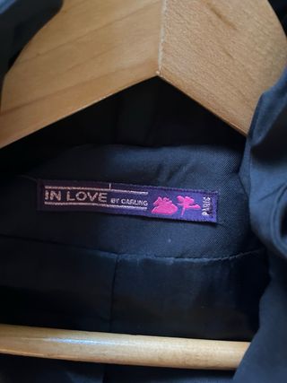 Gabardina negra tipo frac