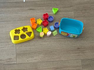 2 Puzzles piezas marca fisher price, con cesta 