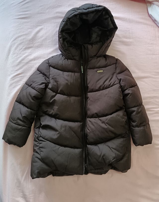 Abrigo niña. Marrón