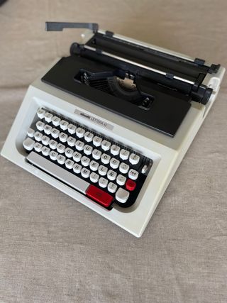 Maquina de escribir años 80