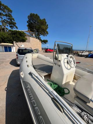 Barca semirrigida capelli tempest