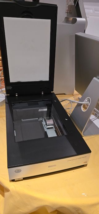 PACK DISEÑO GRÁFICO MAC PRO + EPSON V700 + MONITOR