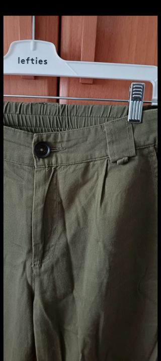 Pantalón cargo Stradivarius
