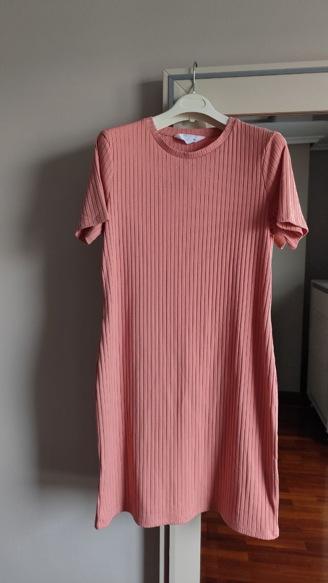 Vestido nuevo. Vestido corto de punto.