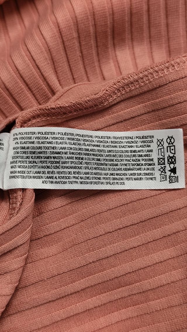 Vestido nuevo. Vestido corto de punto.