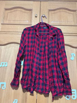 Camisa cuadros Bershka roja y negra - Talla S