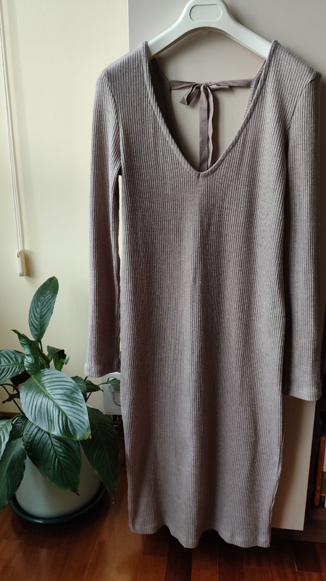 Vestido de punto. Vestido Vestido midi.