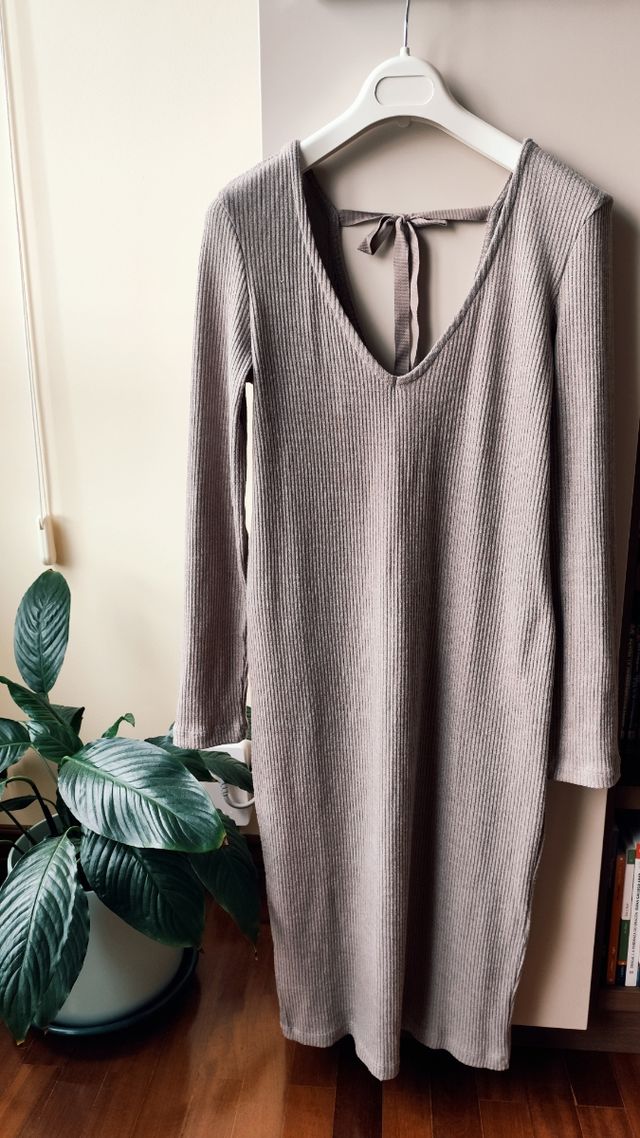 Vestido de punto. Vestido Vestido midi.