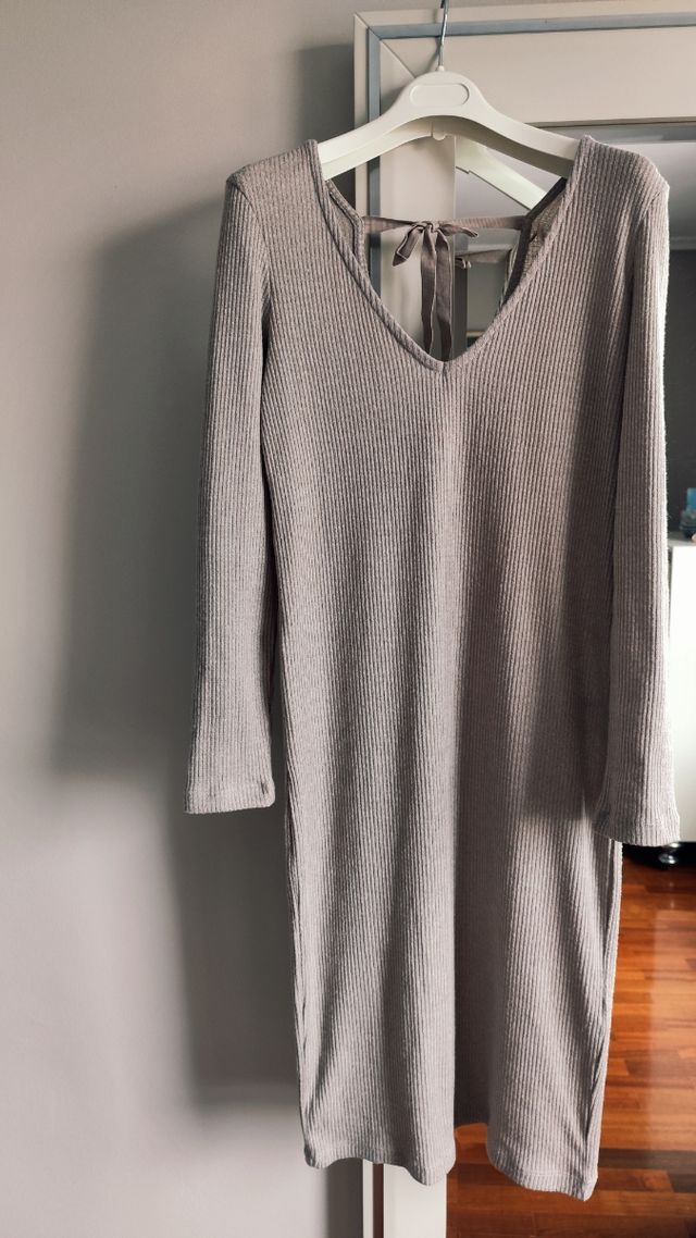Vestido de punto. Vestido Vestido midi.
