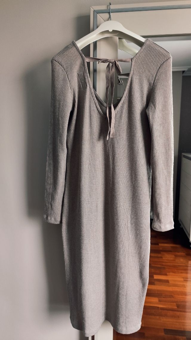 Vestido de punto. Vestido Vestido midi.