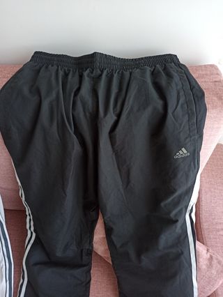 Pantalónes deportivos Adidas