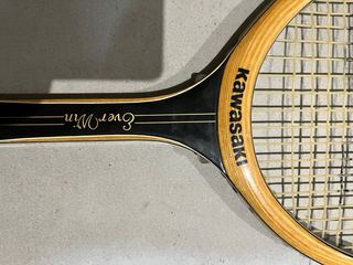 Raqueta tenis madera Kawasaki
