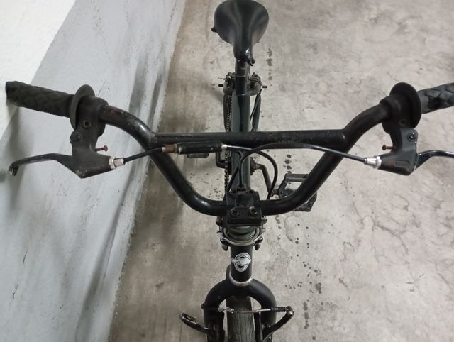 Bicicleta BMX 20 Avigo negra 