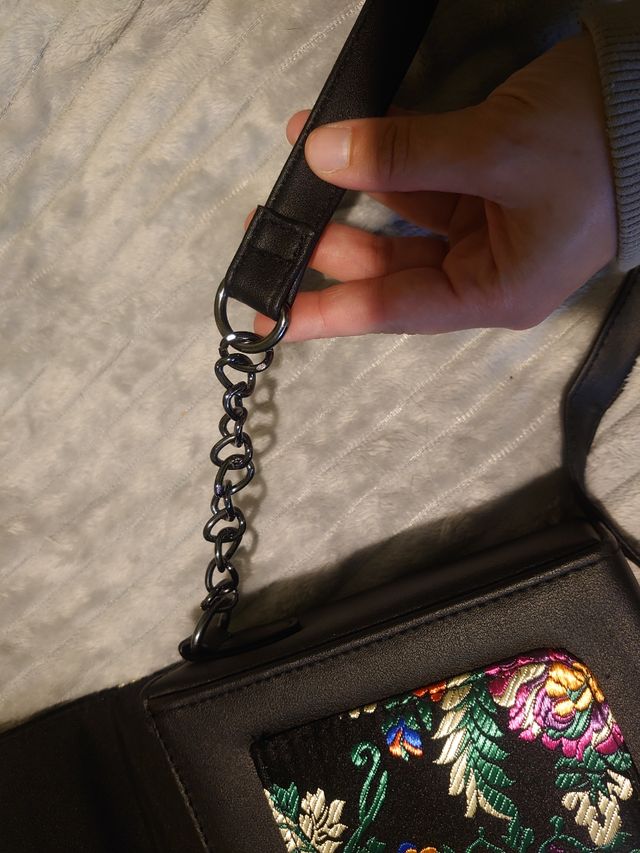 Bolso Primark negro flores