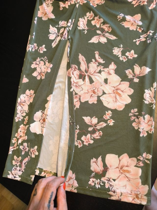 Vestido midi flores verde oliva