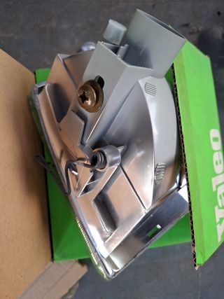 PEUGEOT 205 tulipa derecha 