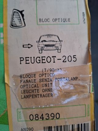 PEUGEOT 205 tulipa derecha 