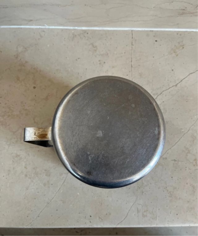 Bricco latte vintage in metallo