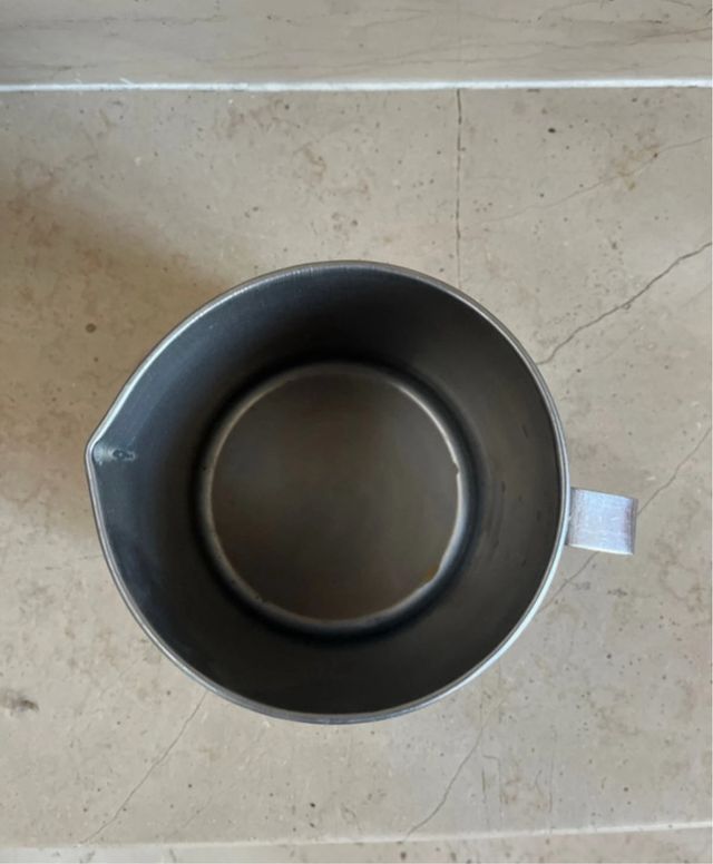 Bricco latte vintage in metallo