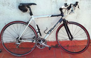 CARRETERA MARCA ORBEA Peso ligero va muy fina