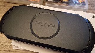 PSP STREET CAJA COMPLETA Y JUEGOS