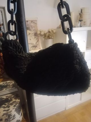 Bolso negro mango como de lana