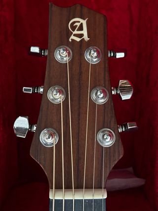 Guitarra Alhambra J2 Acústica.