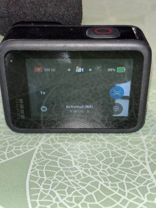 GoPro Hero 10 +baterías y accesorios