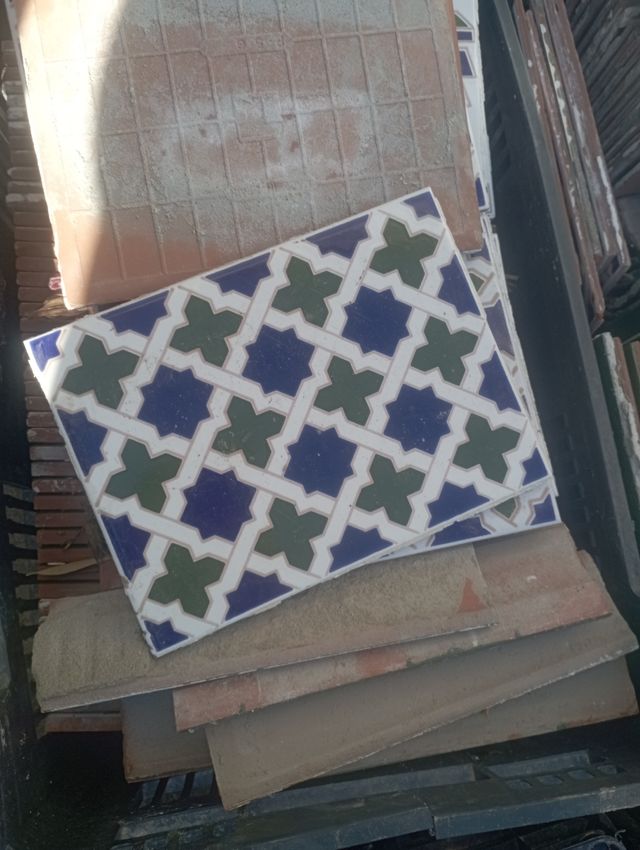 Azulejos sevillanos varios modelos.