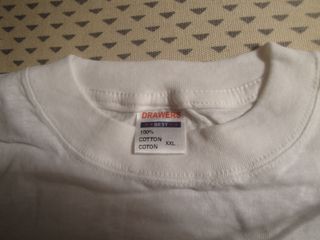 Camiseta blanca y Gorra-Visera roja. Rioja Bordón.