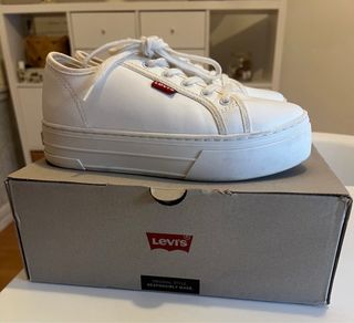 Zapatillas Levis blancas - T36